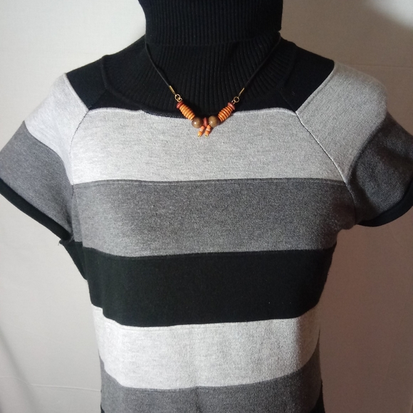 ⭐Xhilaration XXL Turtleneck Striped Sweater⭐ - Picture 4 of 8